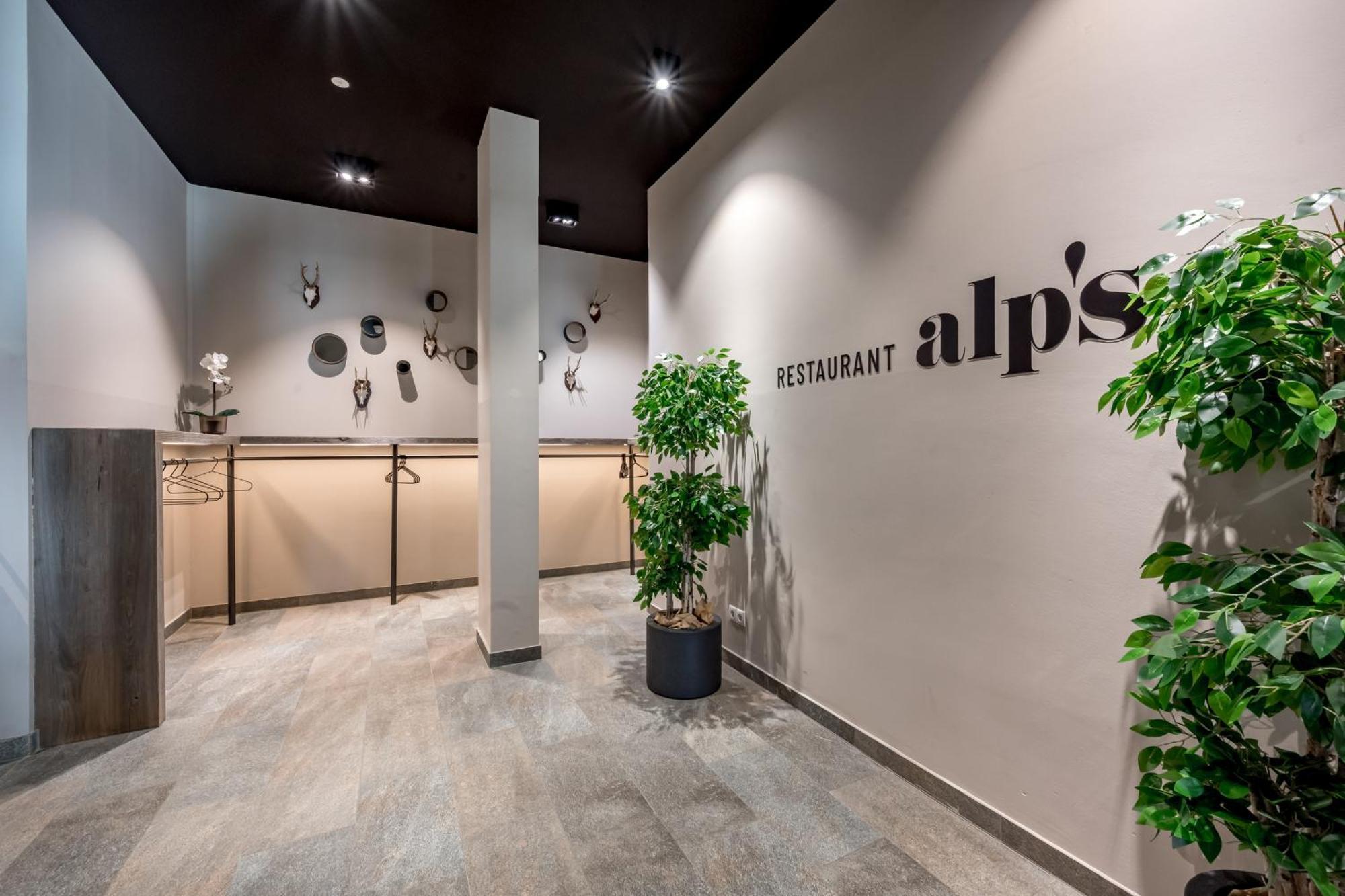 Alpenparks Hotel & Apartment Arlberg Warth Mit Pool エクステリア 写真