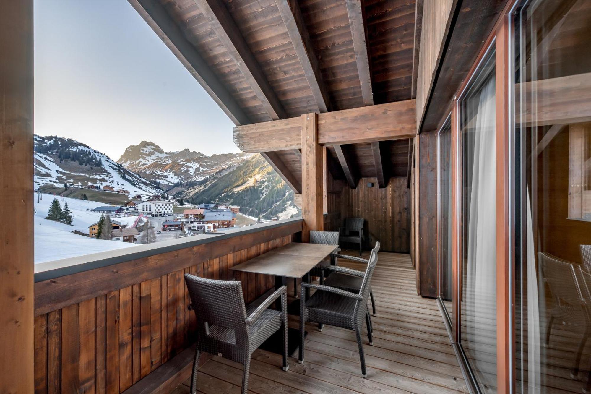 Alpenparks Hotel & Apartment Arlberg Warth Mit Pool エクステリア 写真