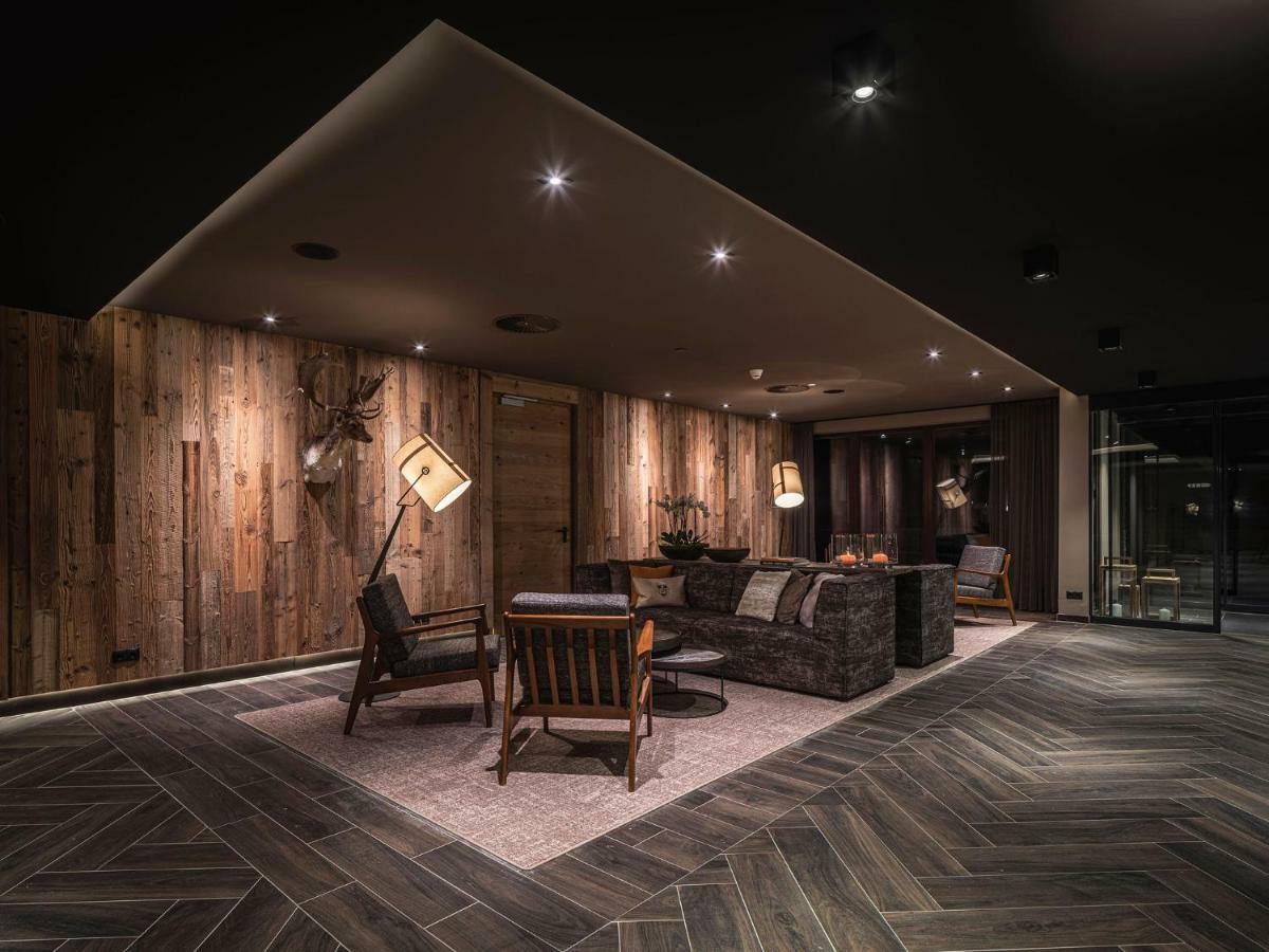 Alpenparks Hotel & Apartment Arlberg Warth Mit Pool エクステリア 写真
