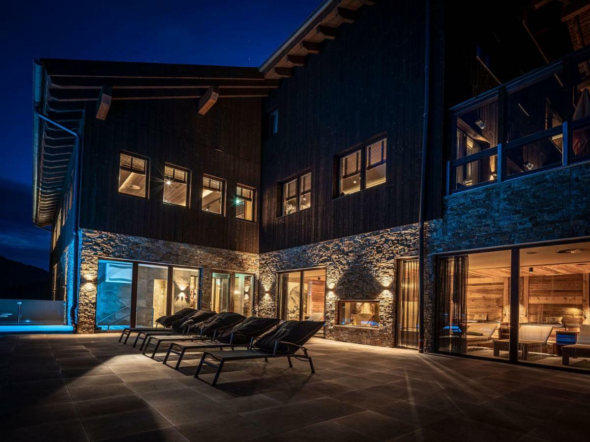 Alpenparks Hotel & Apartment Arlberg Warth Mit Pool エクステリア 写真