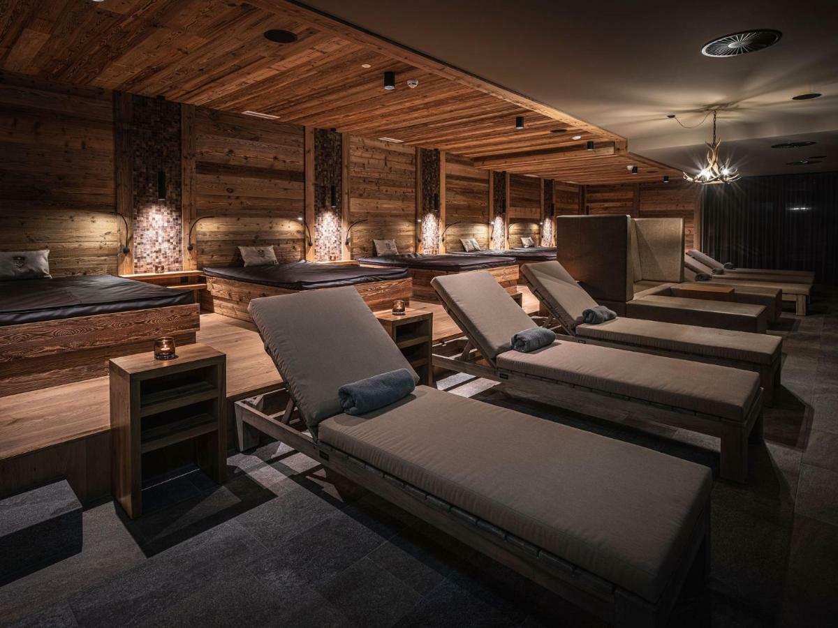 Alpenparks Hotel & Apartment Arlberg Warth Mit Pool エクステリア 写真